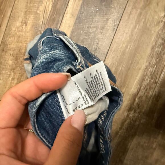 AMERICAN EAGLE Patched Hi Rise Stretch Rip Women's Denim Jean Blue Sz 6 Shorts - Picture 4 of 4